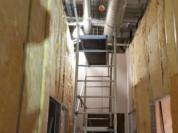 Klinika podczas budowy